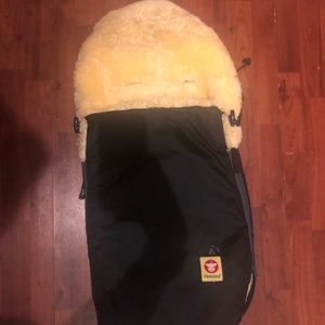 Fareskind Sheepskin bunting